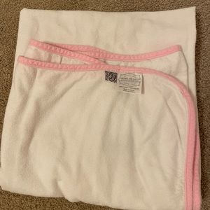 Moms on Call Swaddle